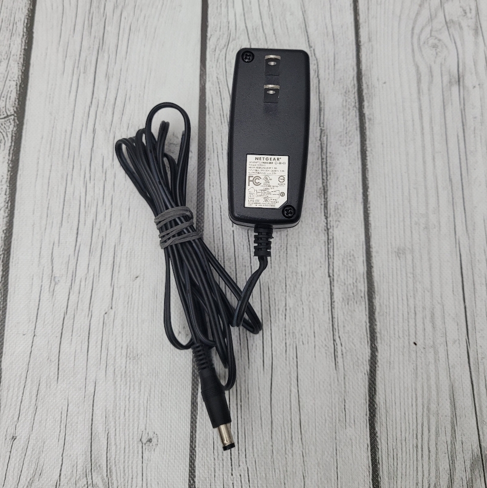 Netgear AC Power Adapter - Picture 2 of 4